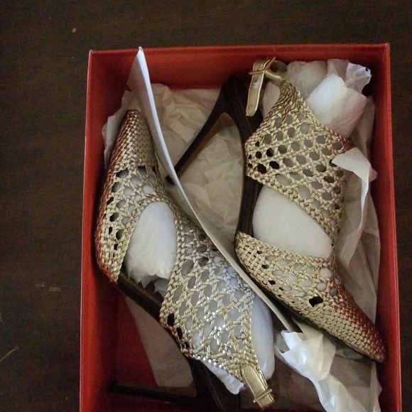 Donald Pliner Heels - Picture 7 of 7